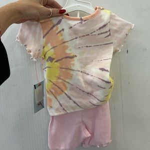 Cat and Jack little girls set. Pastel pink shorts with matching shirt. Size 12